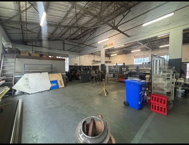 327M² WAREHOUSE TO LET IN BELLVILLE SOUTH